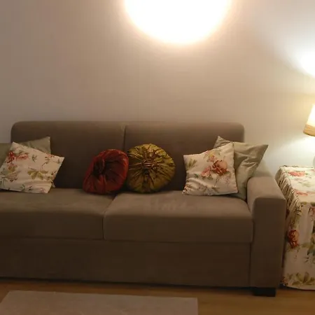 Ninette Home-3